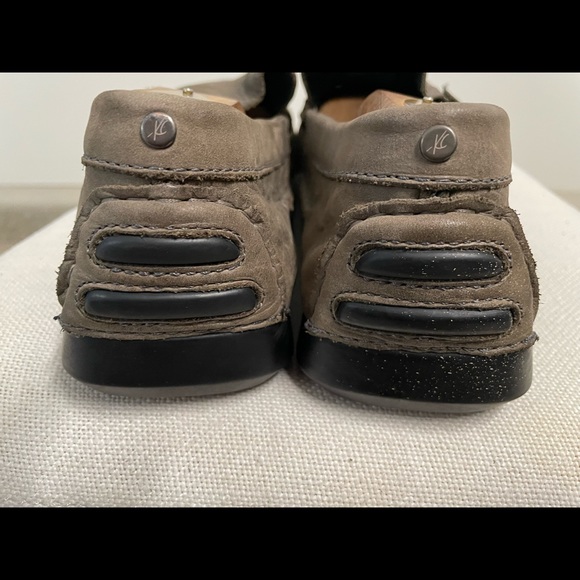 Kenneth Cole silver technology, New, No Tag, size 12, 100% Leather and authentic